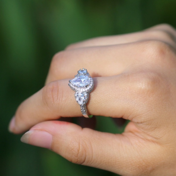 NEW 3 Diamond 925 Silver White Sapphire Ring - Picture 2 of 6